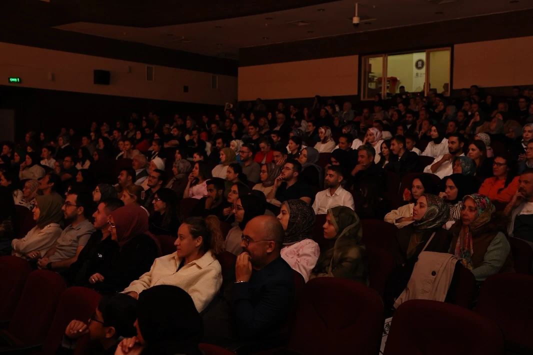 Kütahya’da “Darısı Başımıza” Oyunu Sahnelendi 2