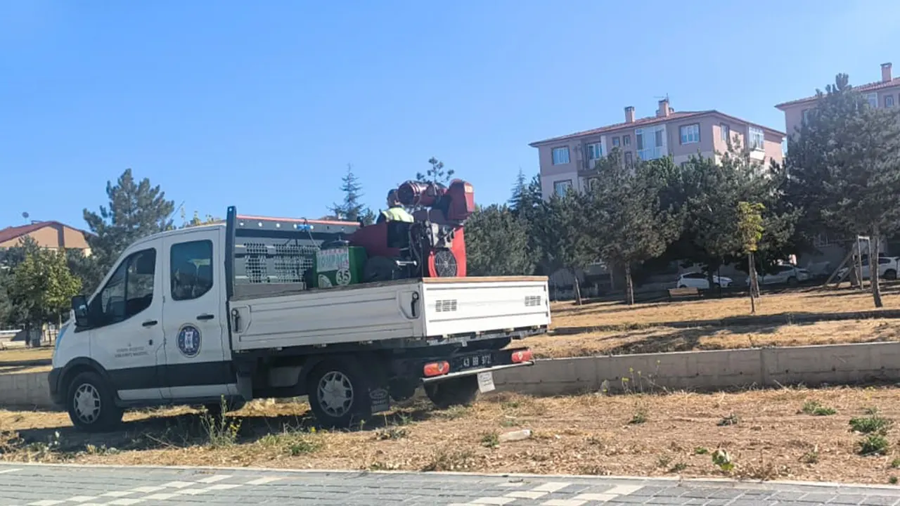 Kütahya’da Kanal Temizlikleri Devam Ediyor 1