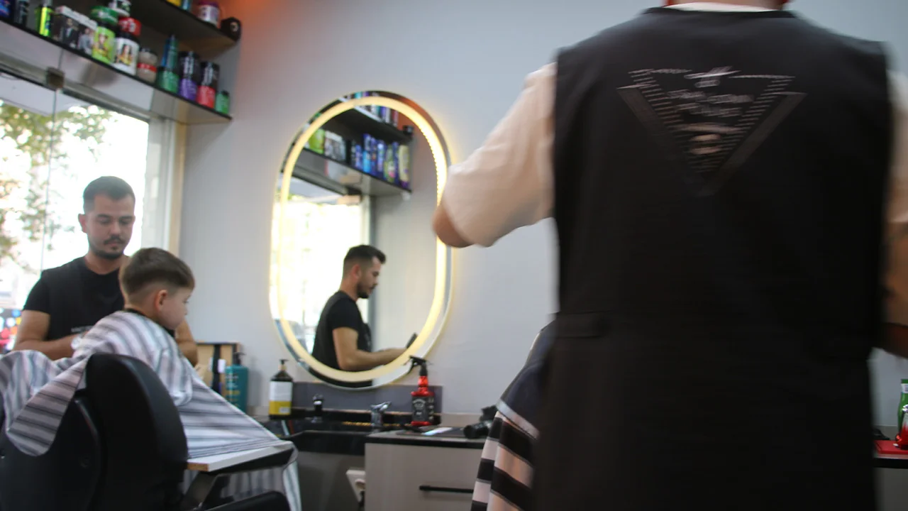 Kütahya’da Kuaförlerden Öğrencilere Müjde5