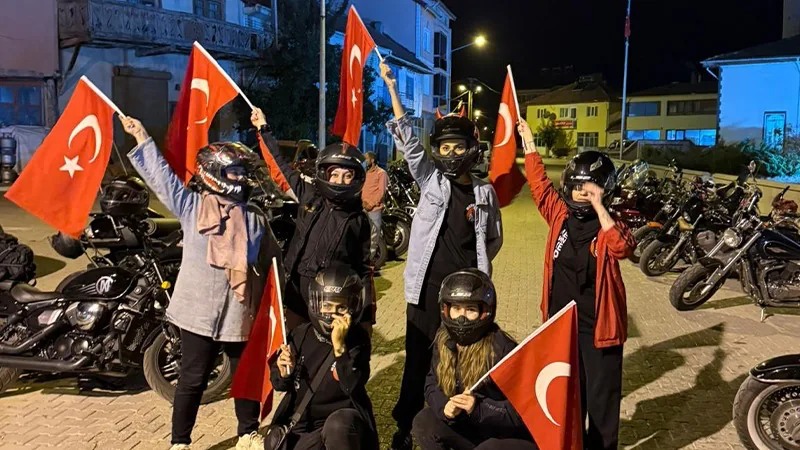 Kütahya’da Motosiklet Tutkunları Şehitlikte Buluştu 1