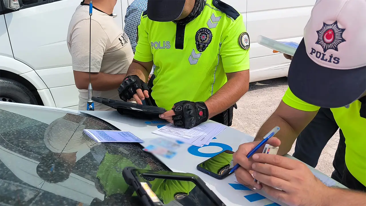 Kütahya’da Öğrenci Servisi Sürücüsü Alkollü Çıktı6
