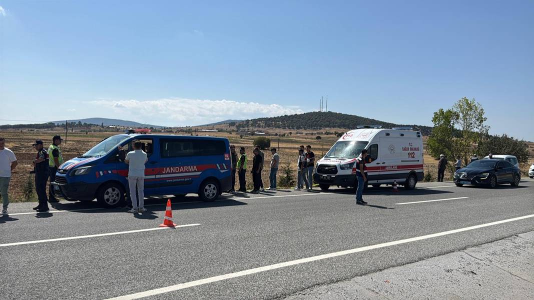Kütahya'da Otomobilin Çarptığı Jandarma Personeli Şehit Oldu (5)