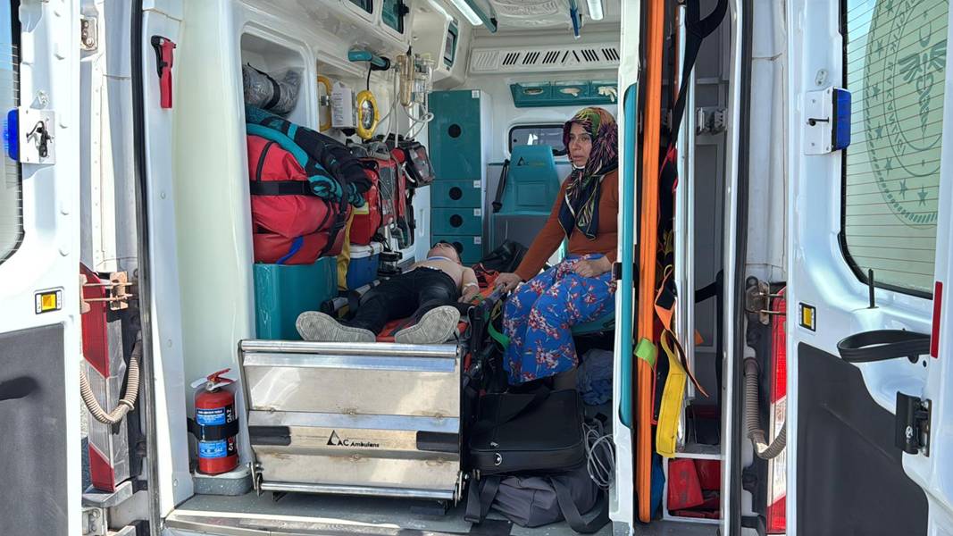 Kütahya'da Otomobilin Çarptığı Jandarma Personeli Şehit Oldu (6)