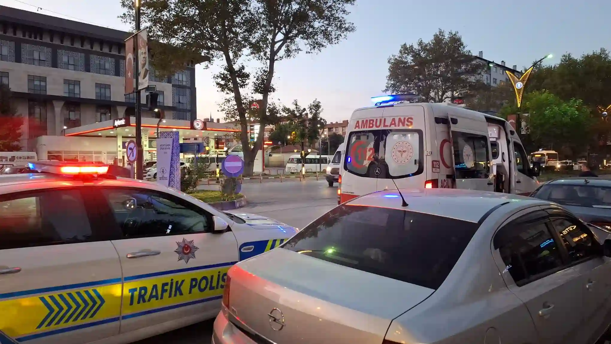 Kütahya’da Otomobille Motosiklet Çarpıştı 1