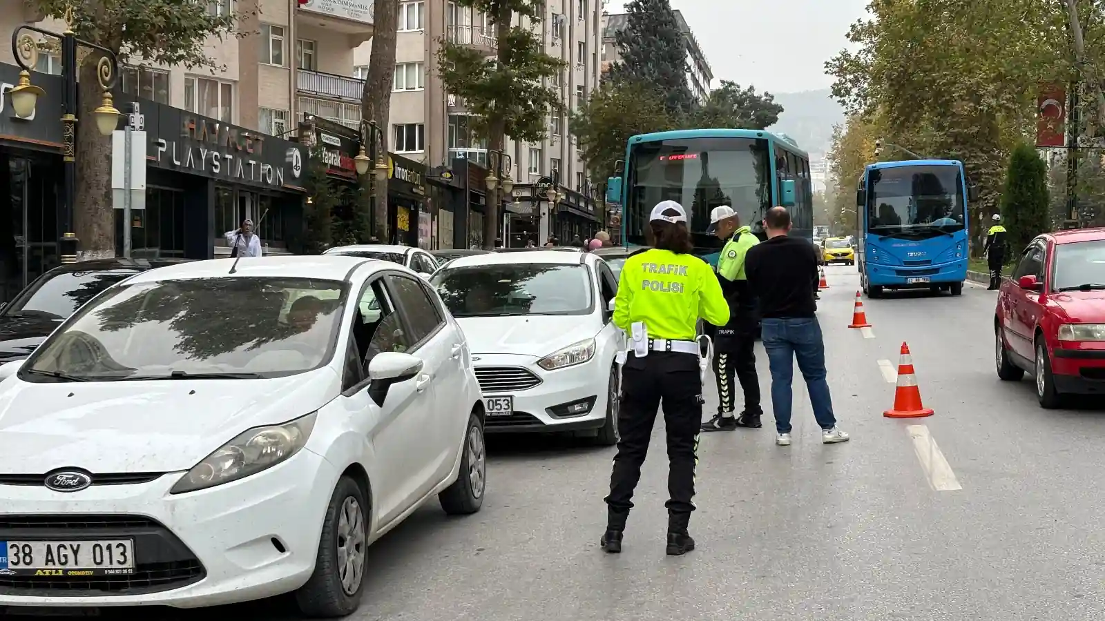 Kütahya’da Polis Ekiplerinin Denetimleri Sürüyor 2