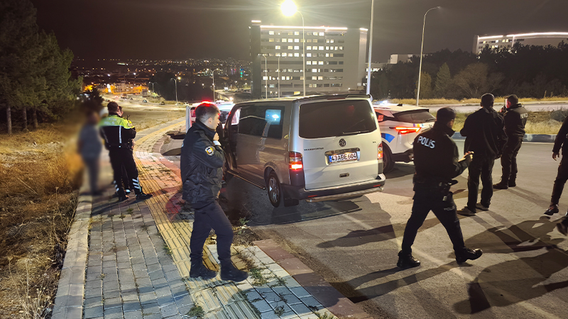 Kütahya'da Polisten Kaçan Alkollü Sürücü Ormanda Yakalandı (4)
