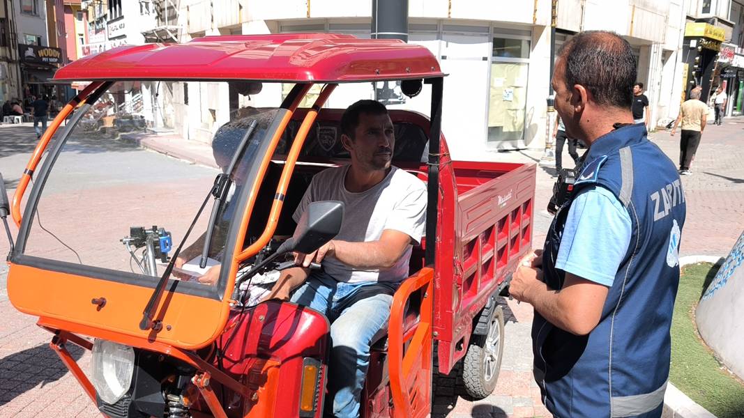 Kütahya’da Trafiğe Kapalı Alanlarda Sürücüler Denetleniyor (3)