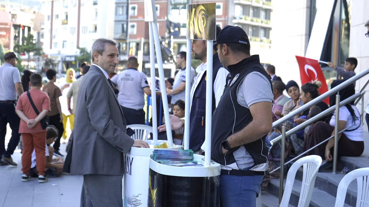 Kütahya’da Vatandaşlar Uyuşturucu Ile Mücadelede Bilgilendirildi1