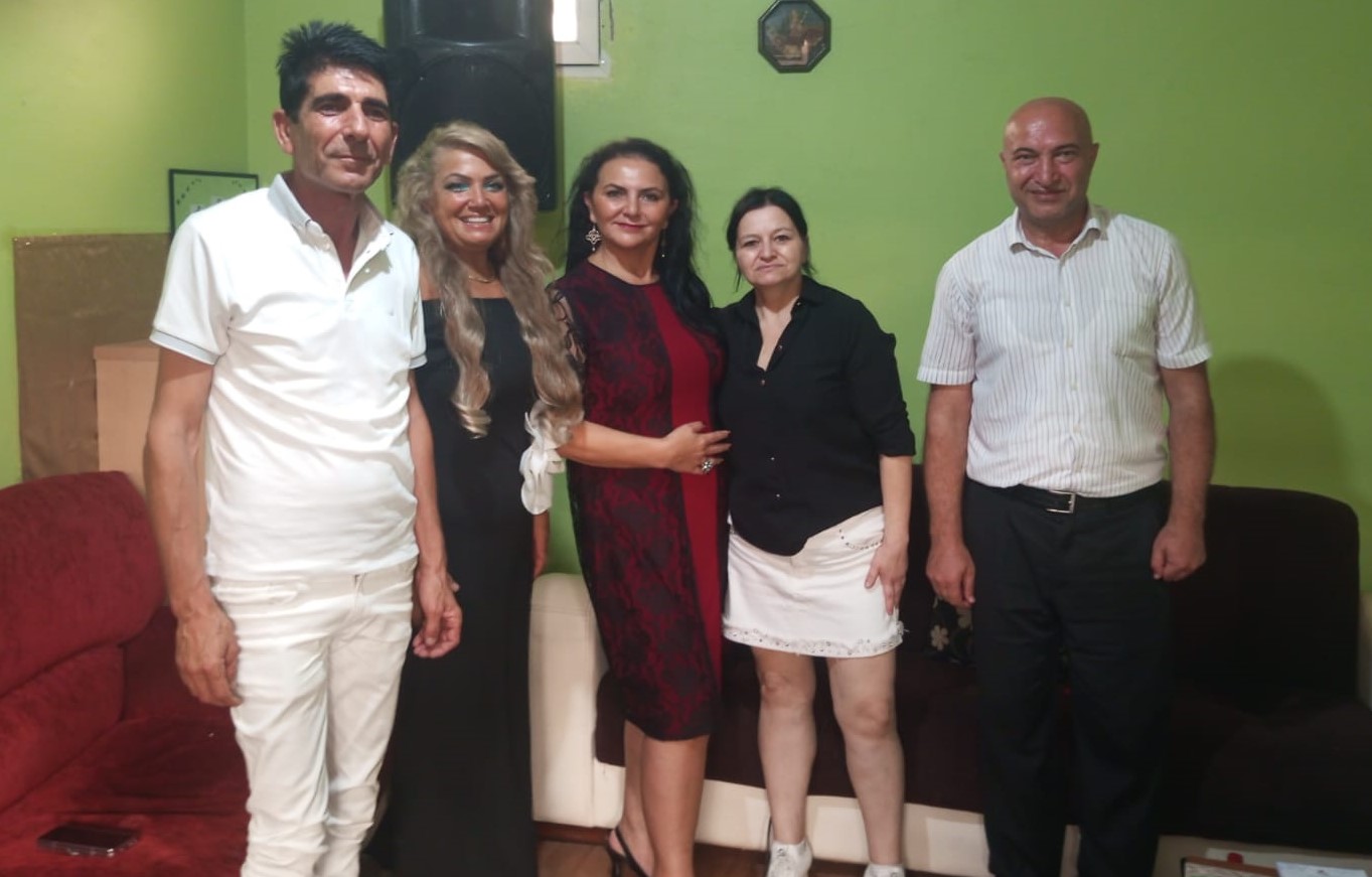 Kütahyalı Meral Yıldız Ve Cuguli Mehmet’ten Örnek Davranış (2)