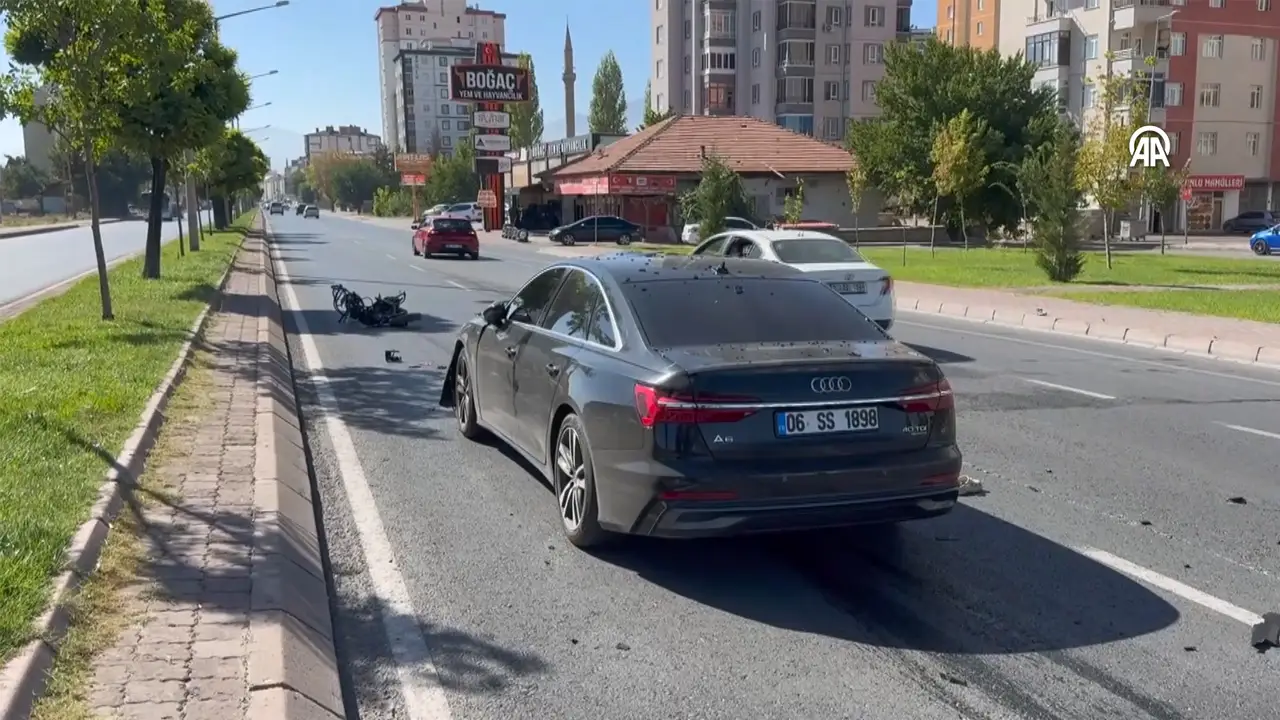 Otomobille Çarpışan Motosiklet Sürücüsü Hayatını Kaybetti-1