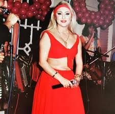 Şarkıcı Güllü Kimdir İşte Hayatı Ve Albümleri1