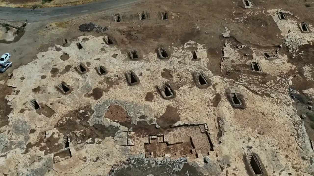 Tharsa Antik Kent.1Webp