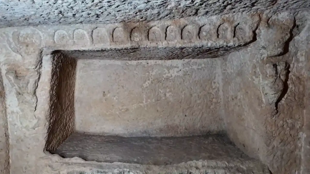 Tharsa Antik Kent.2Webp