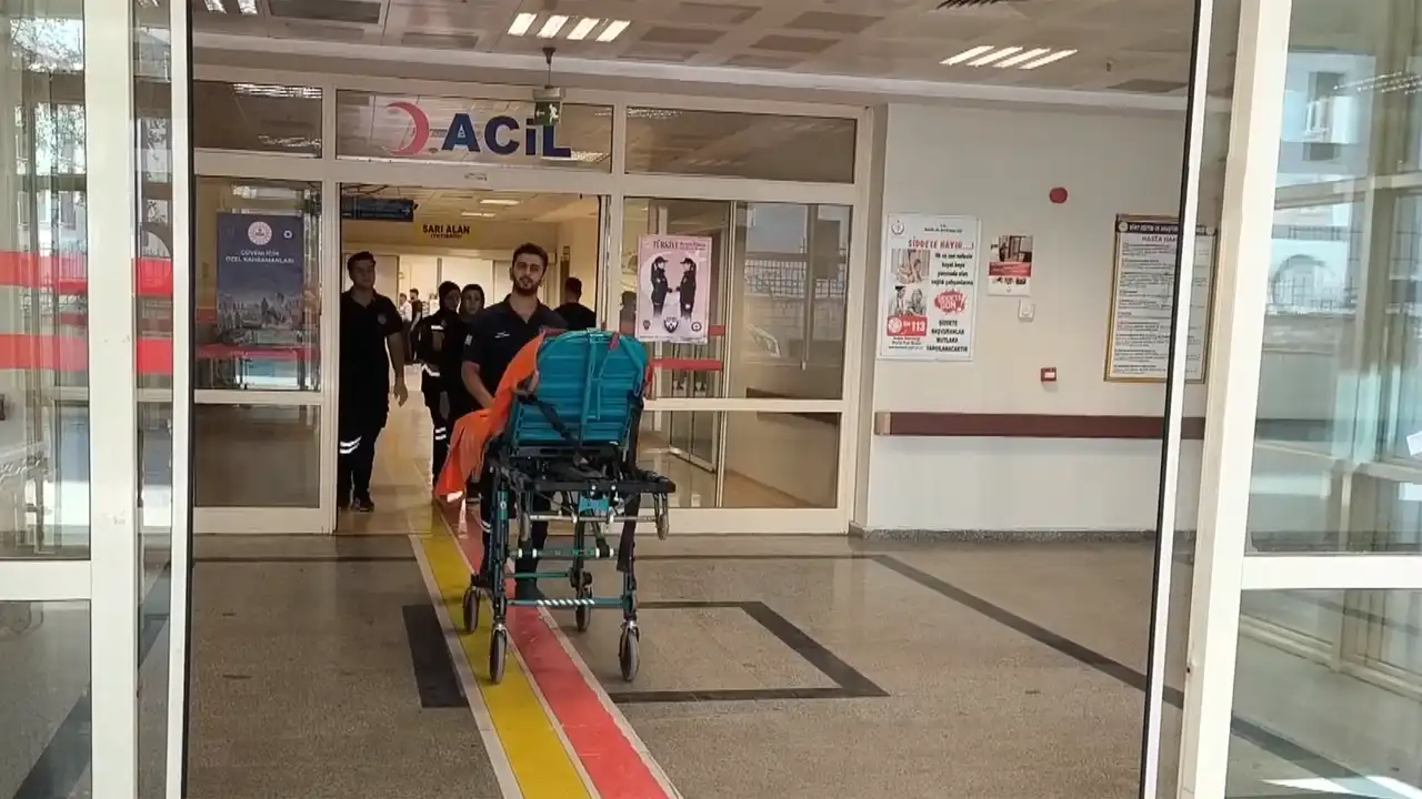 Traktör Devrildi 1 Ölü, 2 Yaralı1