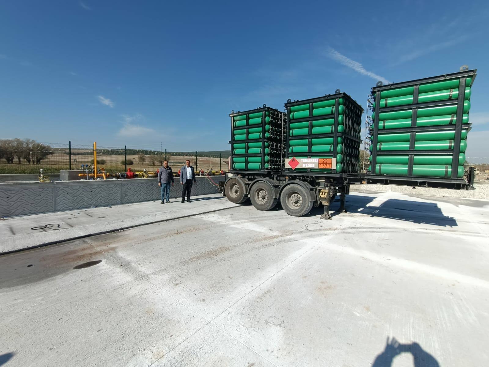 73Ae552C 4215 462D 82Ef F3Cebe8E3965