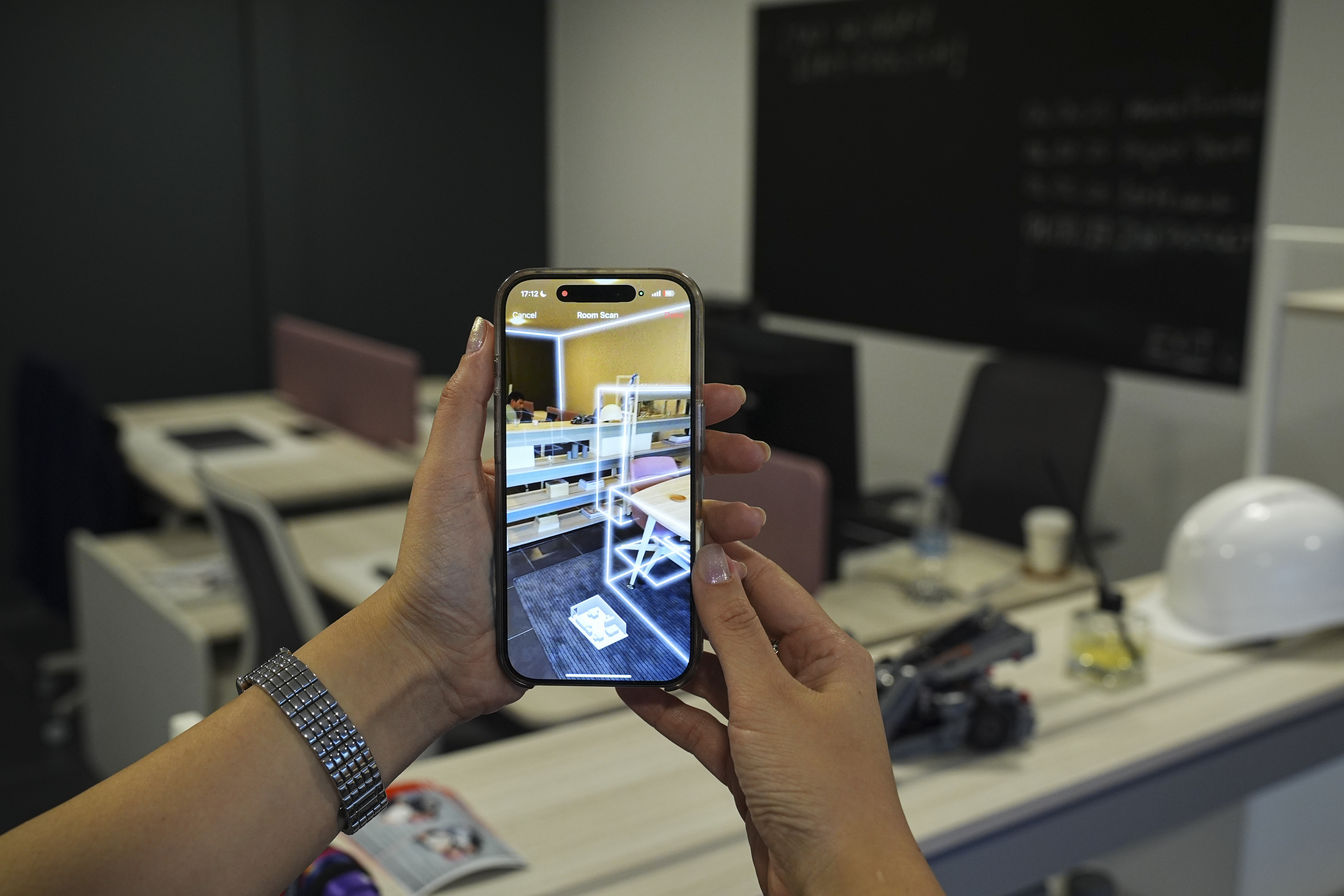 İzmirli girişimciler yapay zekalı iç mekan uygulaması yaptı-1