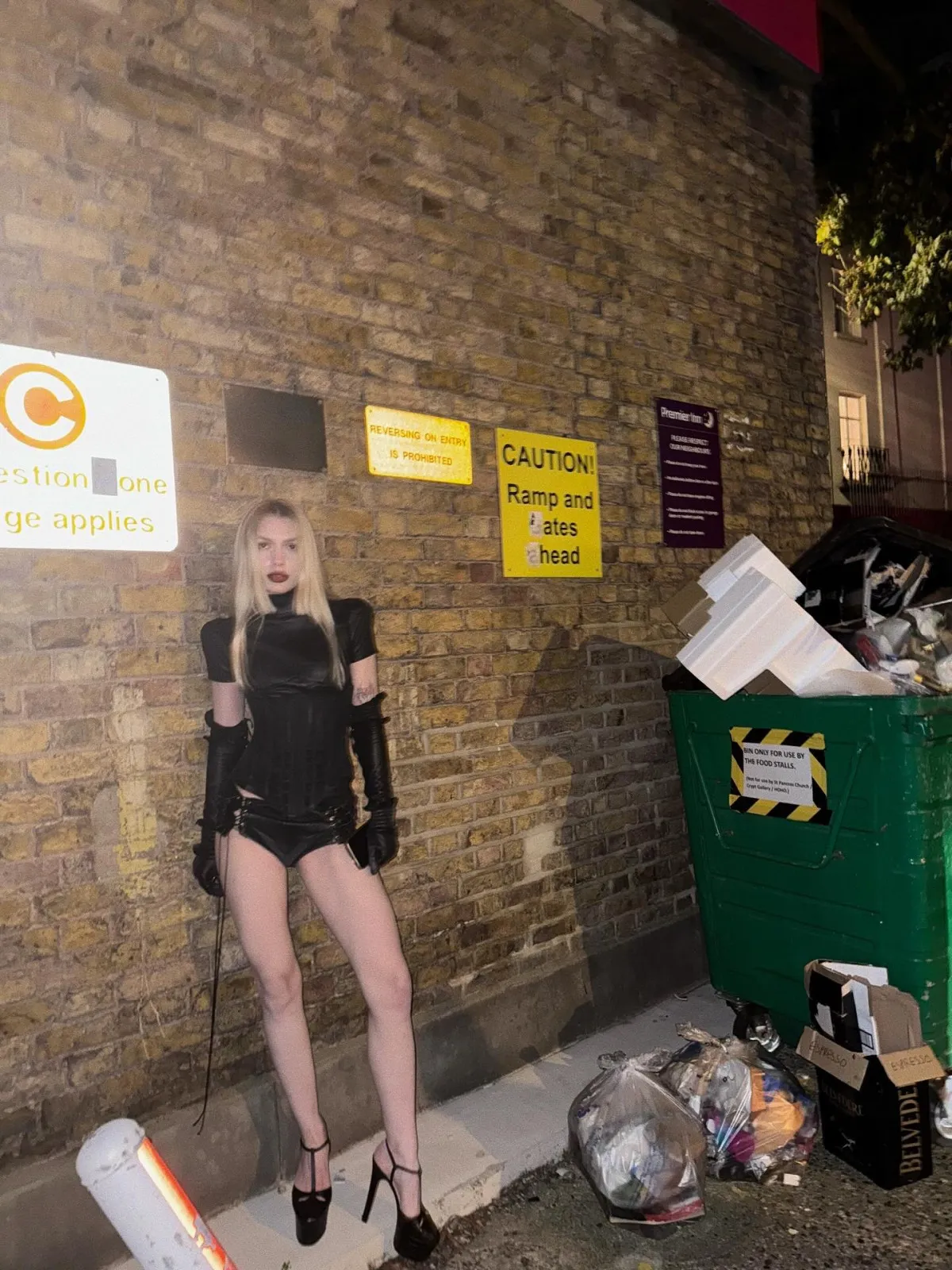 Aleyna Tilki Londra’da Dilara Fındıkoğlu Defilesinde1