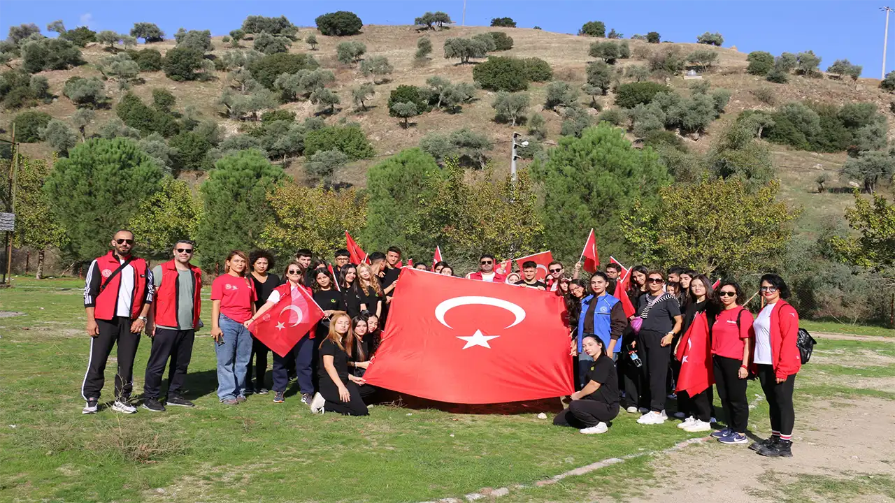 Aydın’da Gençlerden Cumhuriyet Yürüyüşü 1