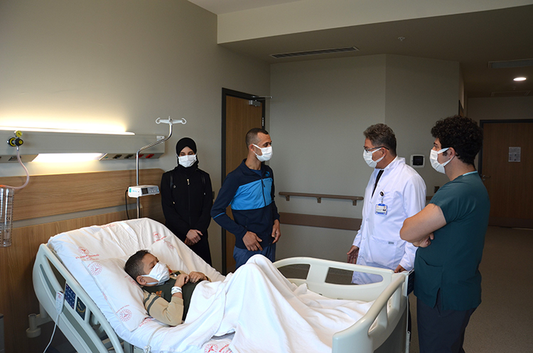 Bursa'da Bir Baba, Oğluna Böbreğini Verdi1