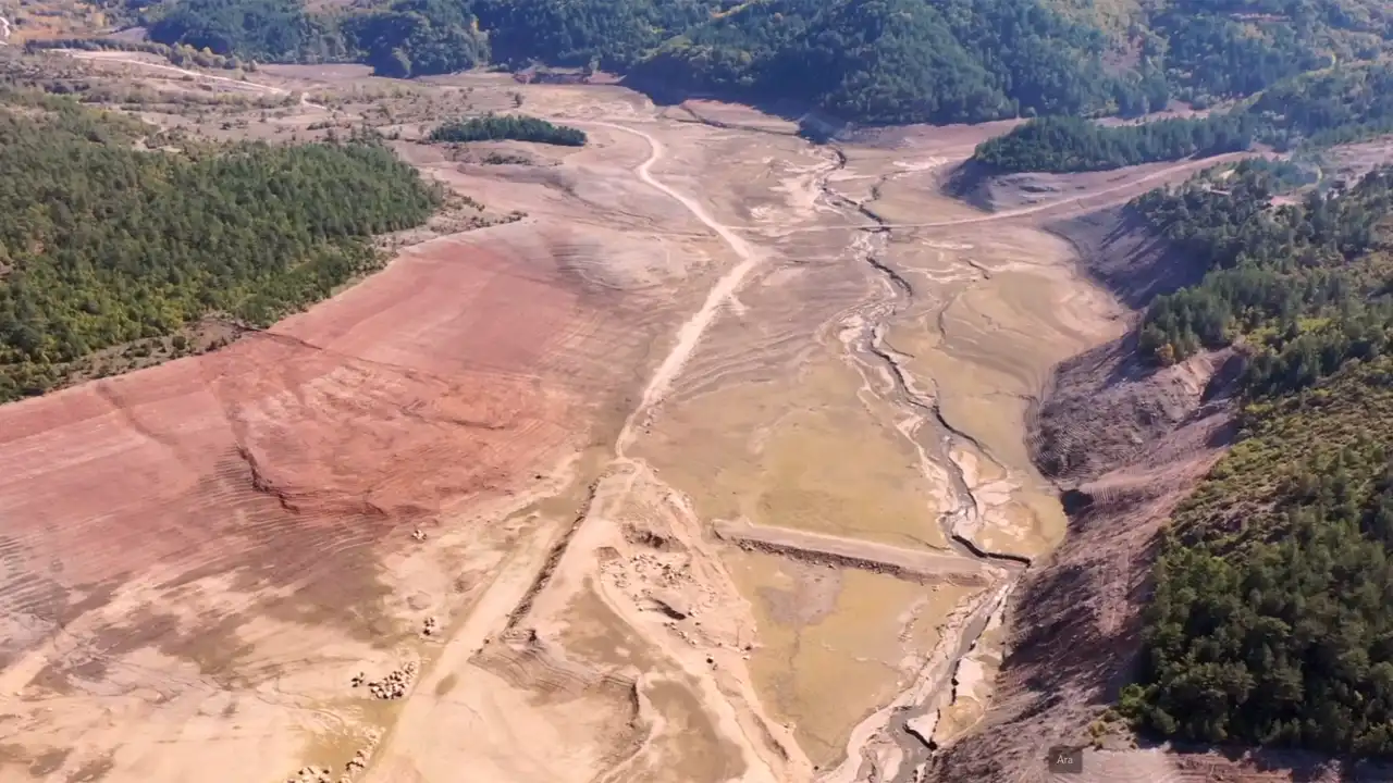 Bursa’nın Nilüfer Ve Doğancı Barajları Kurudu2