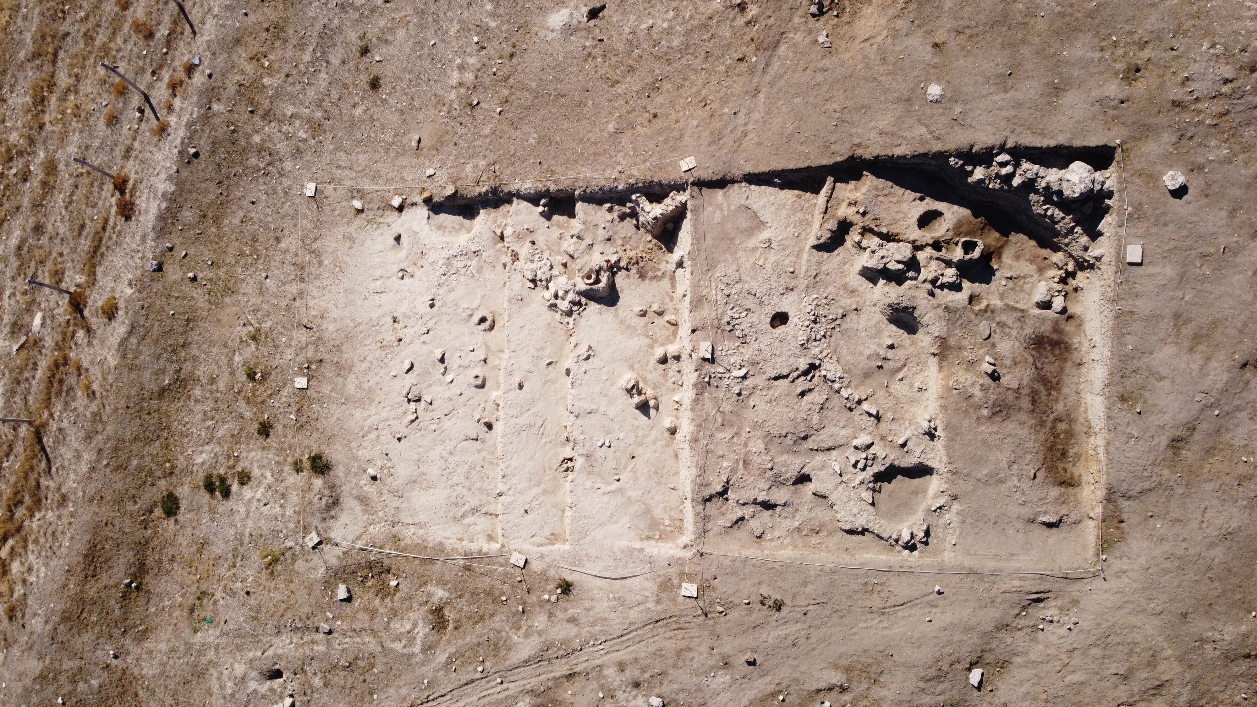 Denizli’de 4500 Yıllık Yanmış Ev Kalıntısı Bulundu (4)