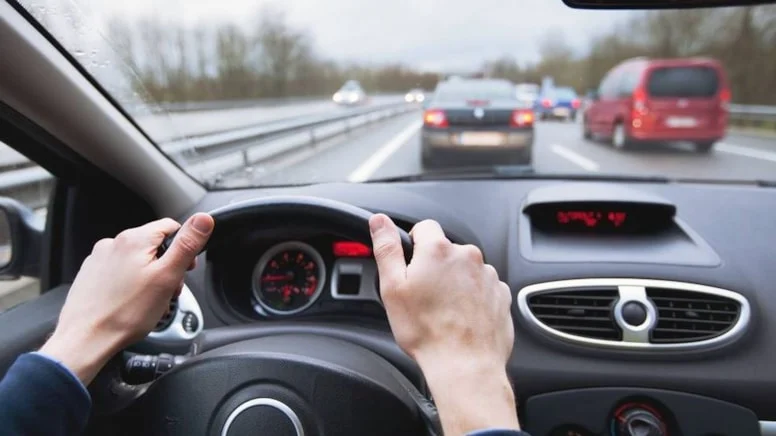 Ehliyet Yaşını 17’Ye Düşürdüler, Reform Kabul Edildi