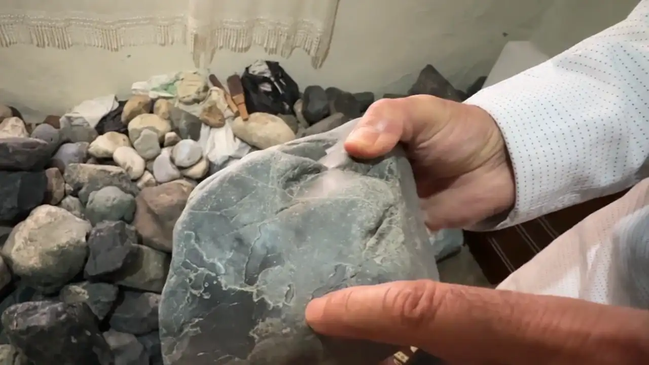 Elazığlı Çiftçi Meteor Taşı Koleksiyonu Oluşturdu1