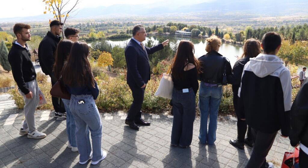 Gediz Myo Öğrencileri Evliya Çelebi Yerleşkesini Gezdi2