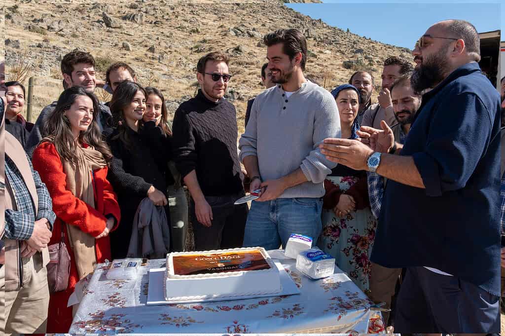 Gönül Dağı, 6. Yaşını Sette Kutladı Reyting Rekorlarına Devam Ediyor (2)