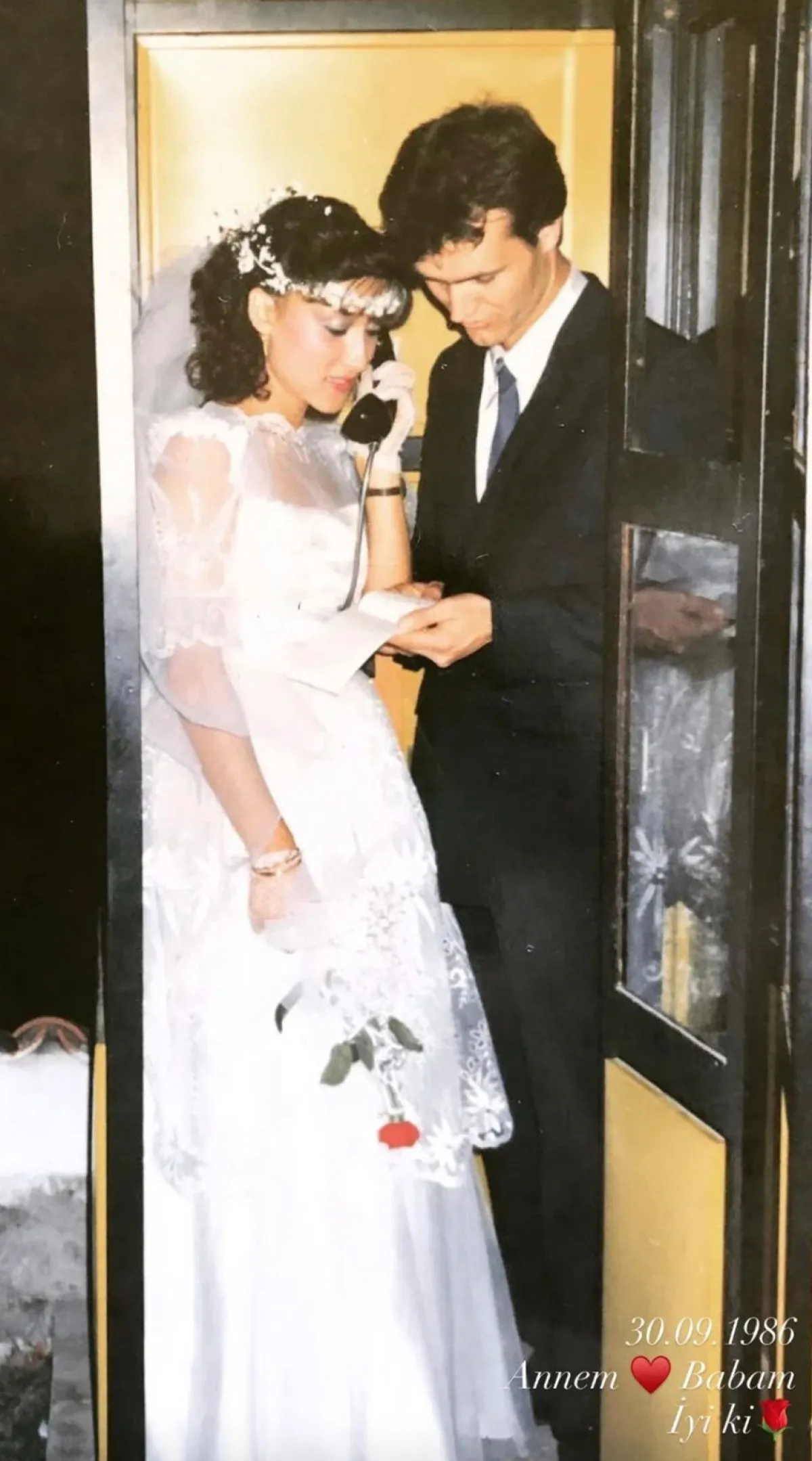 Hakan Kurtaş’tan Nostaljik Paylaşım “İyi Ki Annem Ve Babam”1