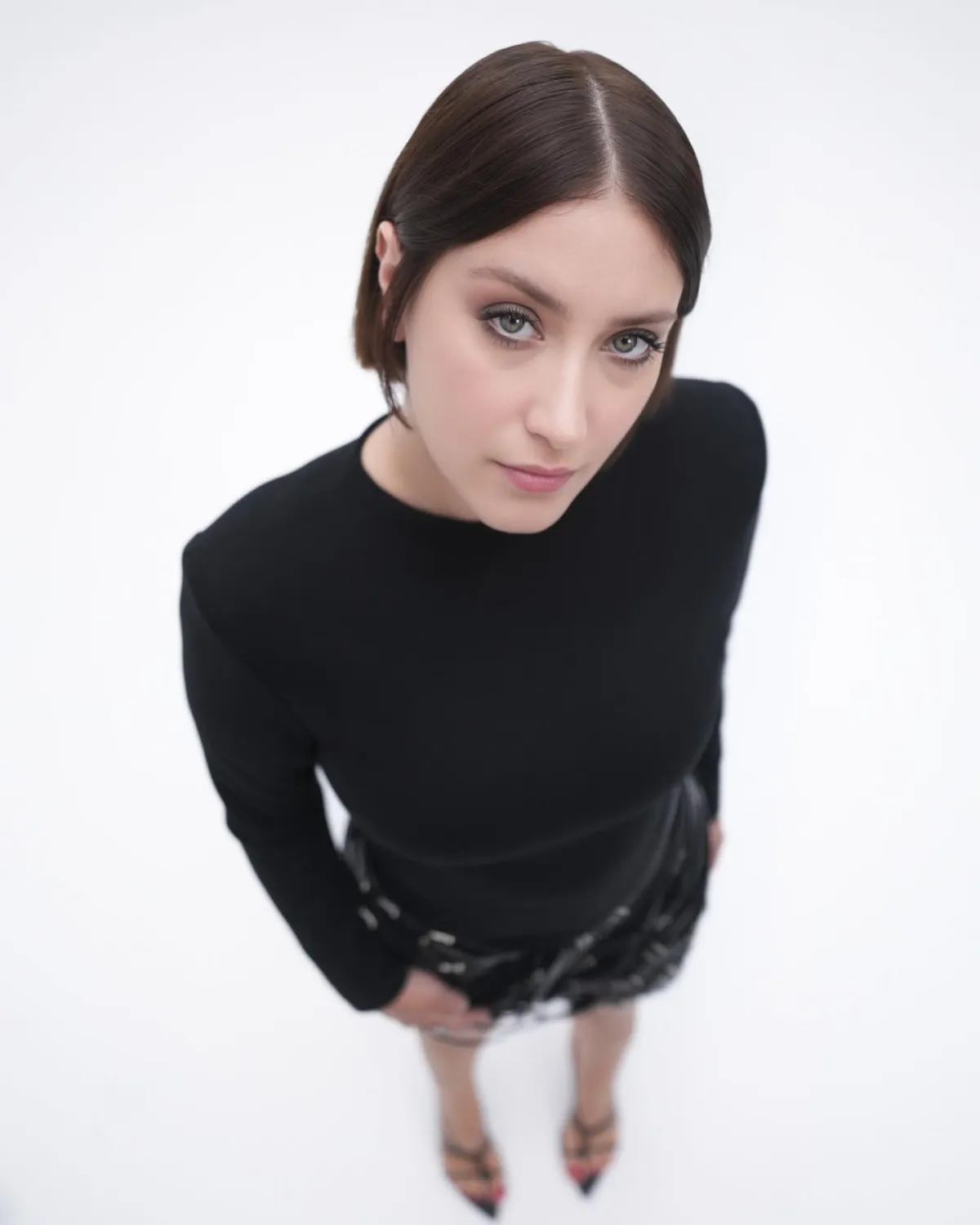 Hazal Kaya’nın Son Hali Şaşırttı! Zayıflığına Yorum Yağdı3