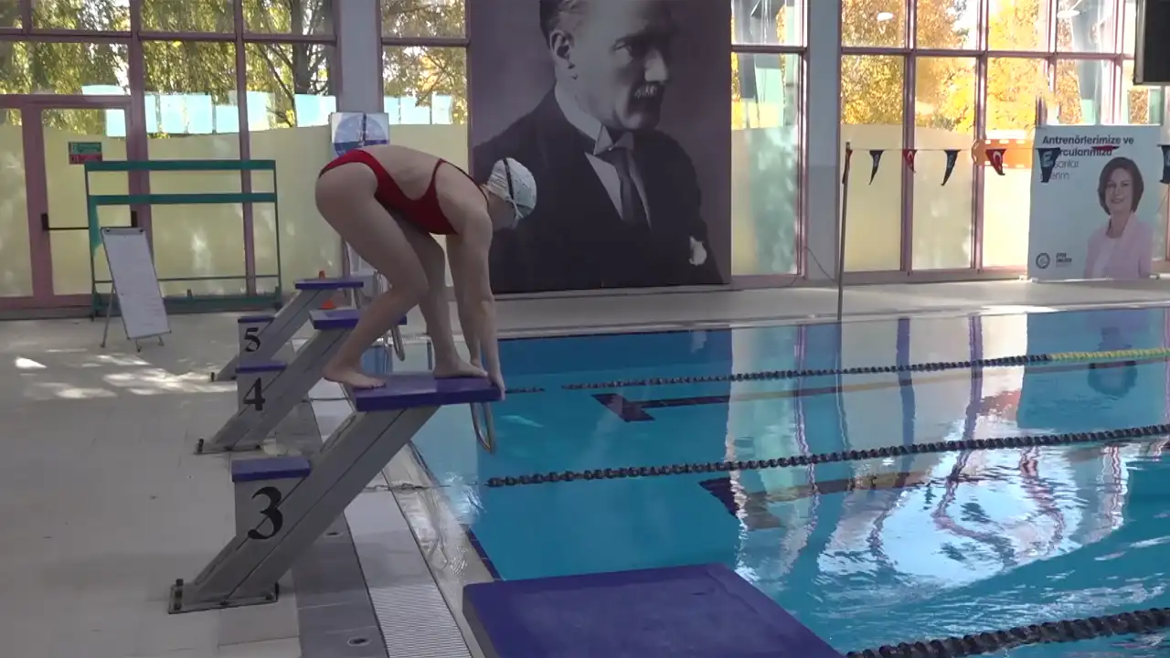 İşitme Engelli Yüzücüler Tokyo’da Madalya Peşinde1