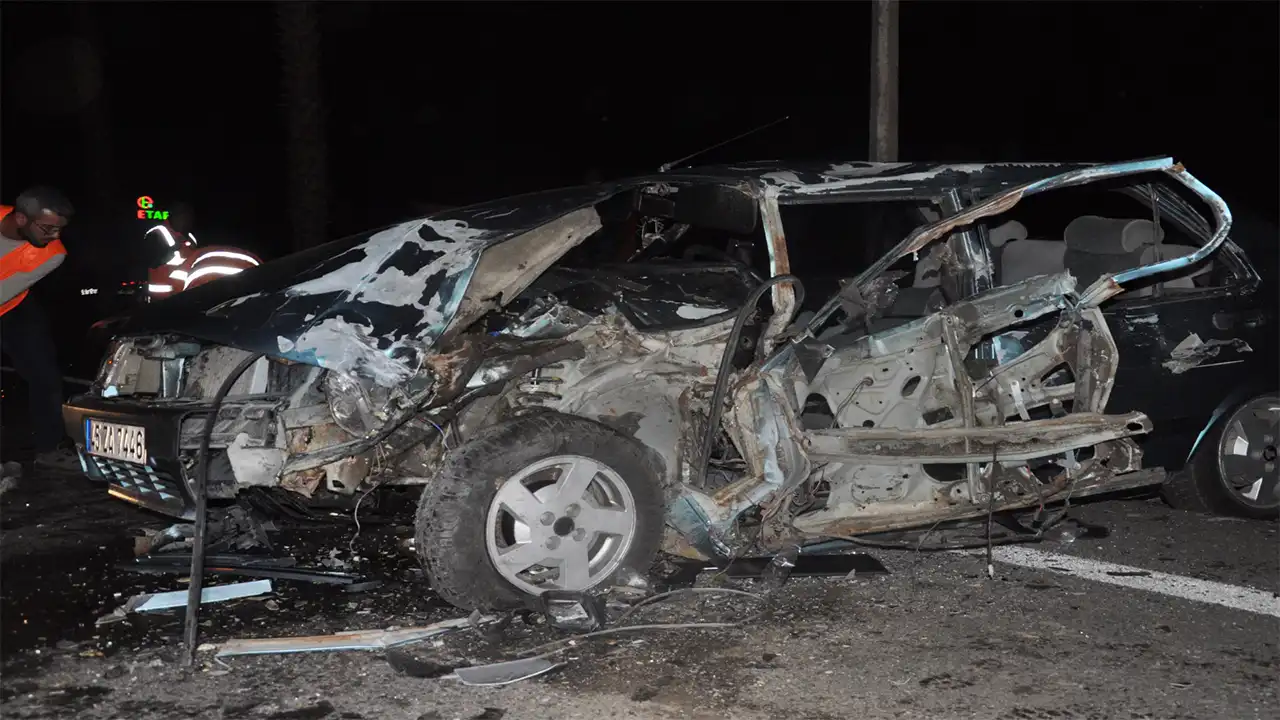 İzmir’de Otomobil Ile Pikap Çarpıştı 6 Yaralı 1