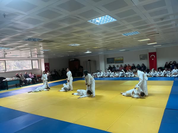 Judoda Ekim Ayı Kemer Sınavında 100 Sporcu Terfi Etti 2