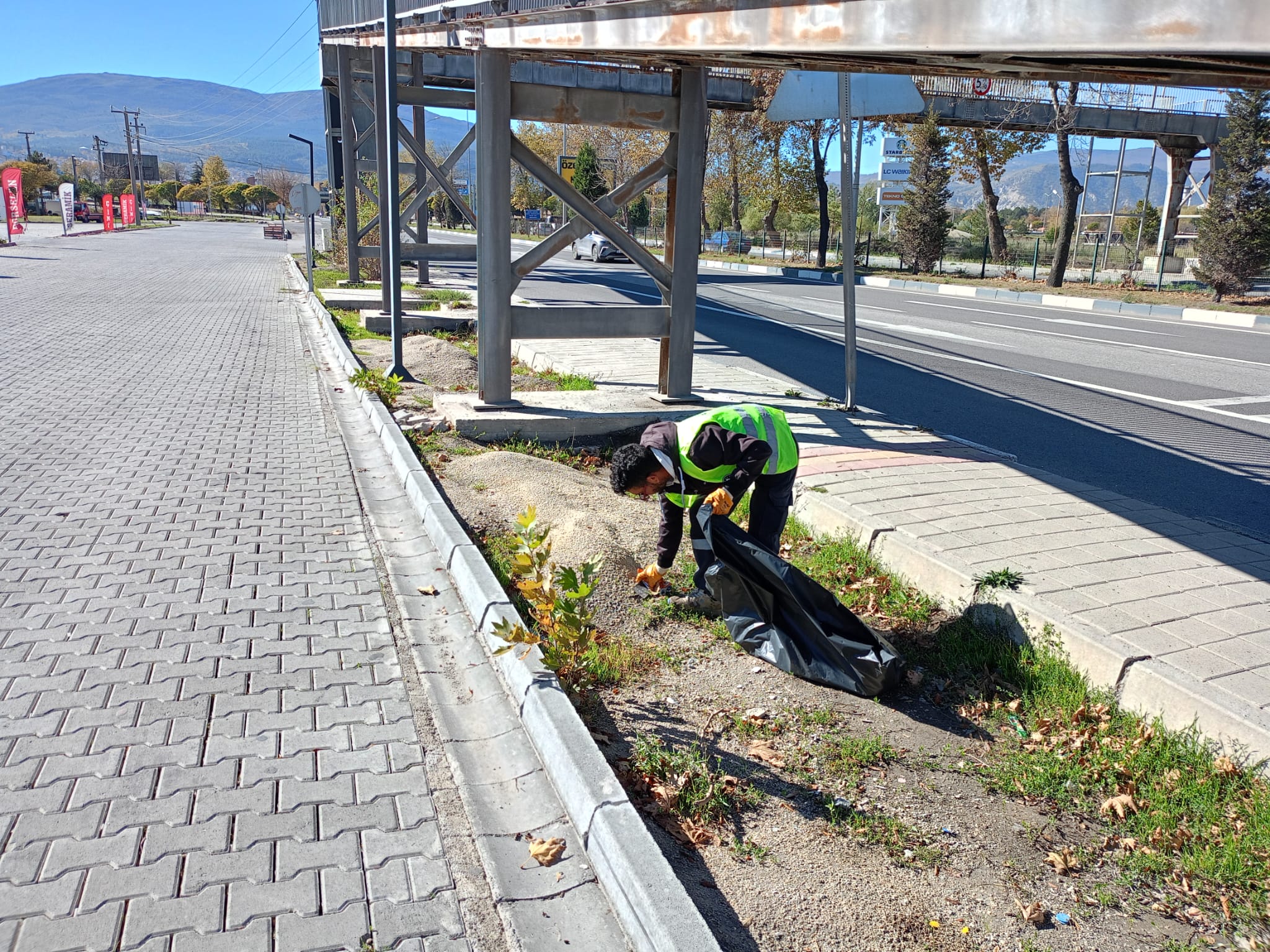 Kütahya Çiniciler Çarşısı Girişinde Temizlik Çalışması (1)