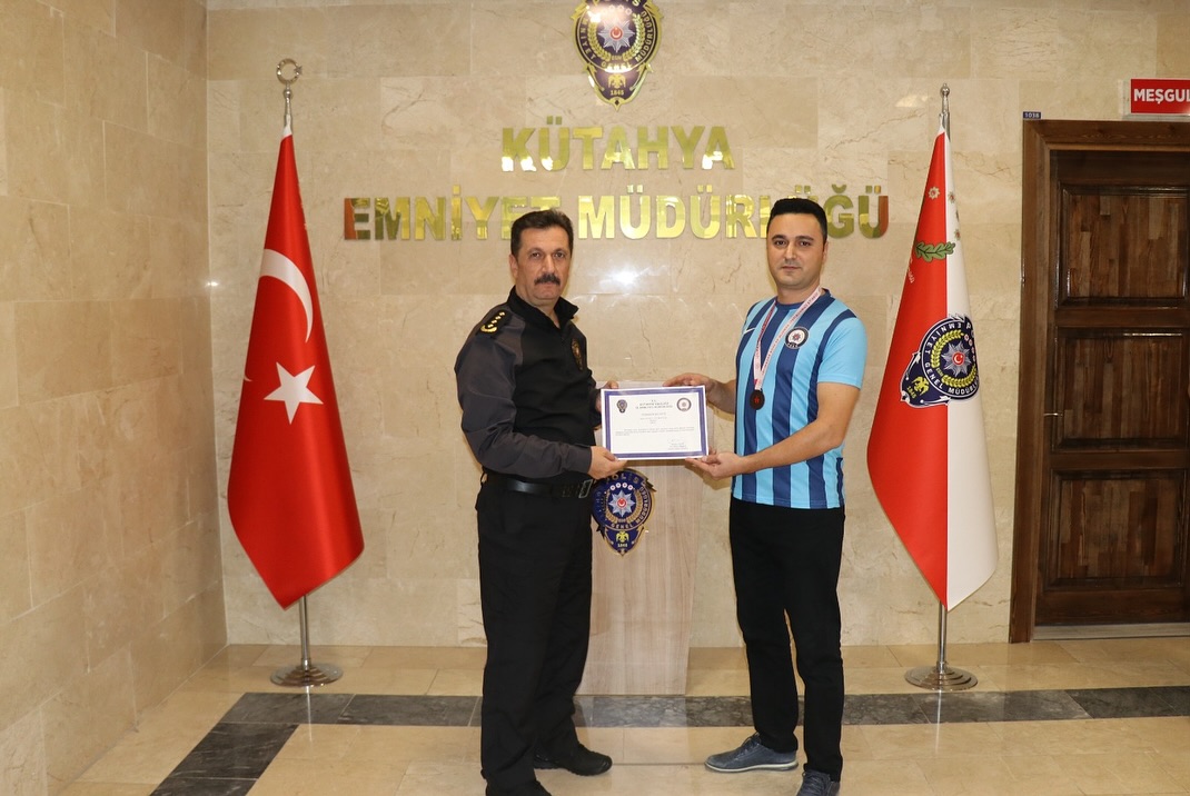 Kütahya Emniyetinden Kamu Spor Oyunlarında Bronz Başarı1