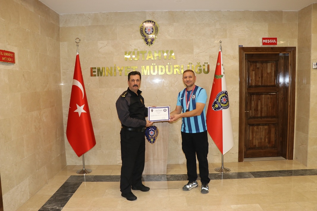 Kütahya Emniyetinden Kamu Spor Oyunlarında Bronz Başarı2