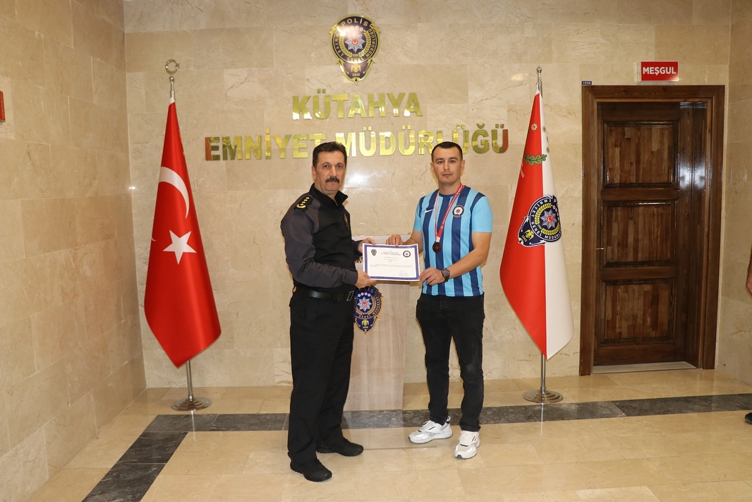 Kütahya Emniyetinden Kamu Spor Oyunlarında Bronz Başarı4