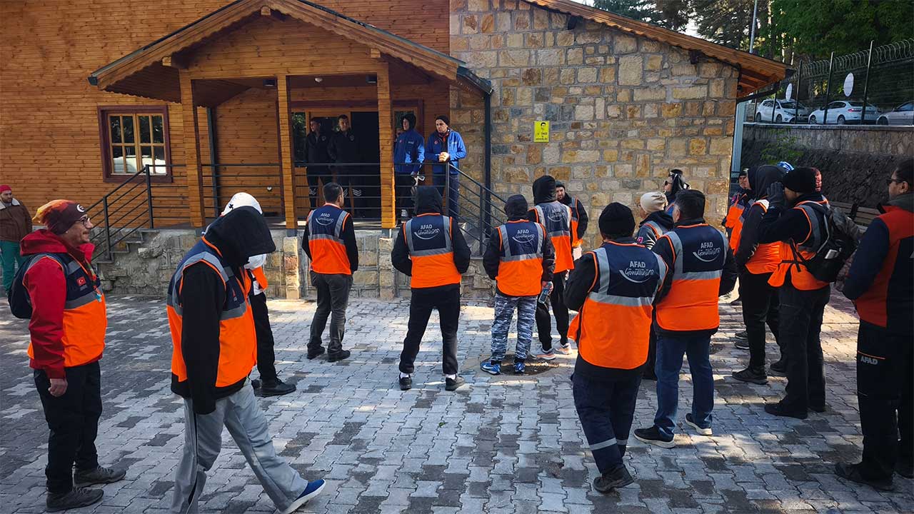Kütahya Murat Dağı'nda A F A D Gönüllüleri Bir Araya Geldi2