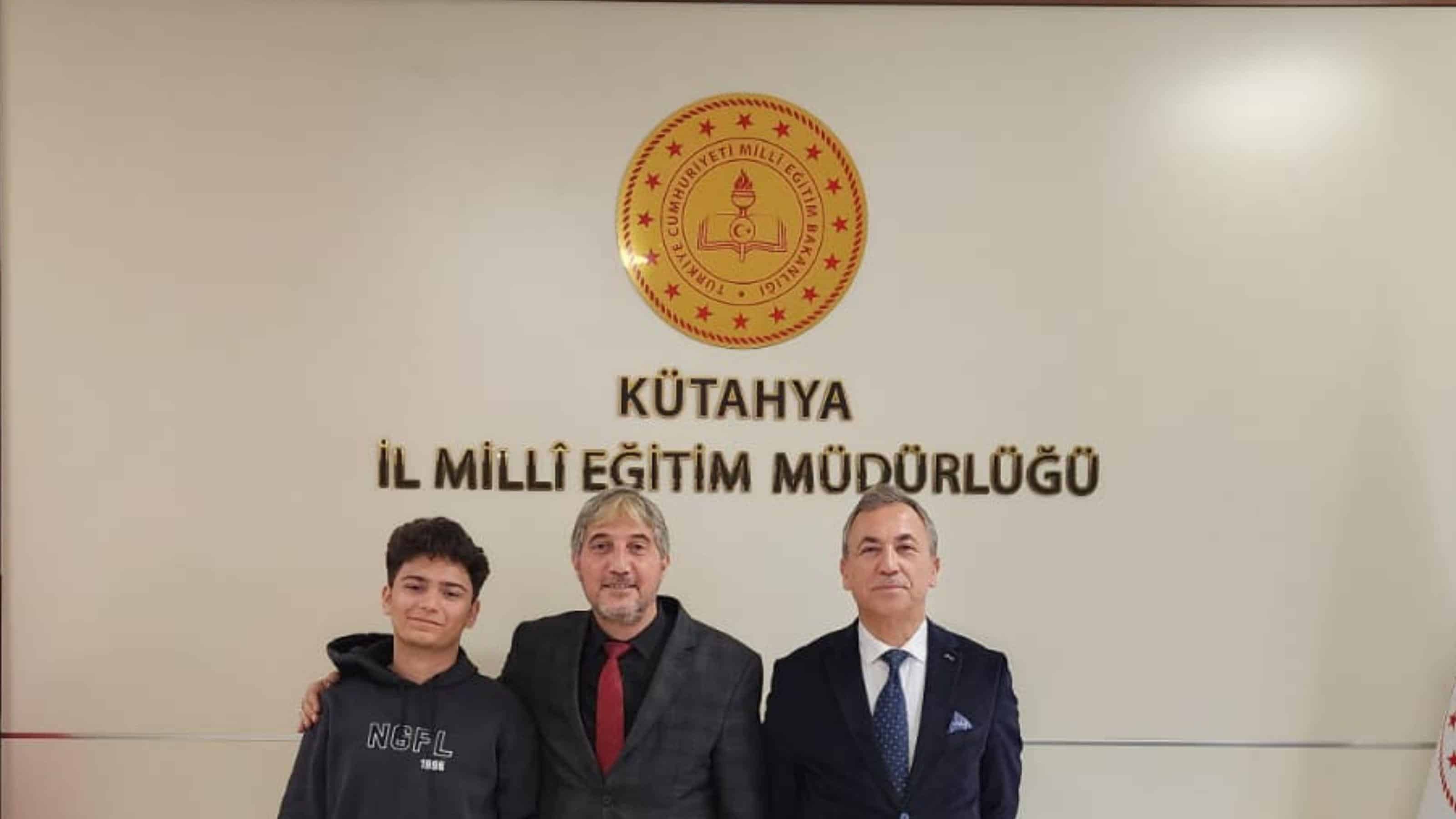 Kütahya Öğrencileri Başarılarını Müdüre Anlattı3