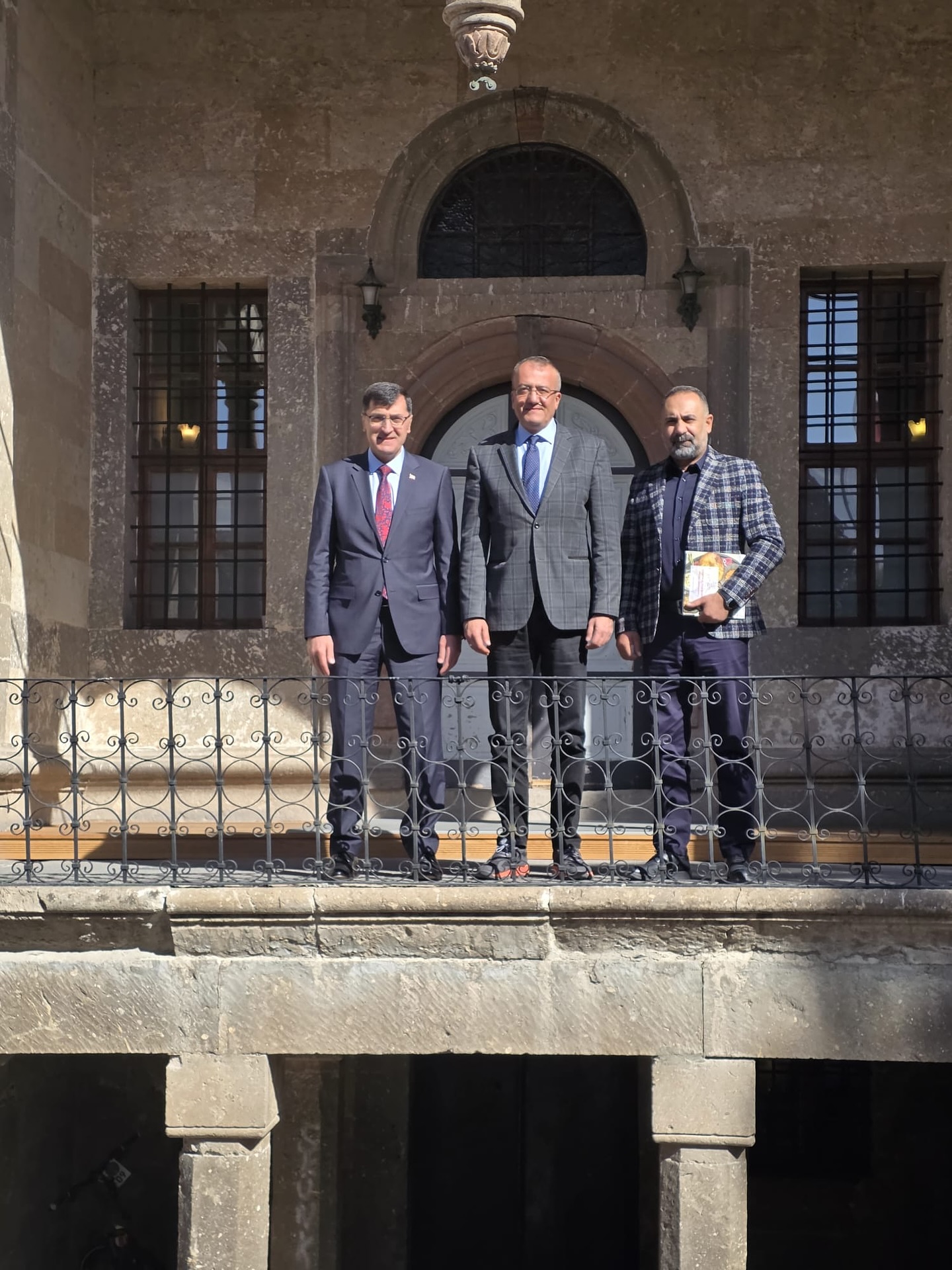 Kütahya Uluslararası Forumda Iş Birliği Görüşmeleri Yaptı1