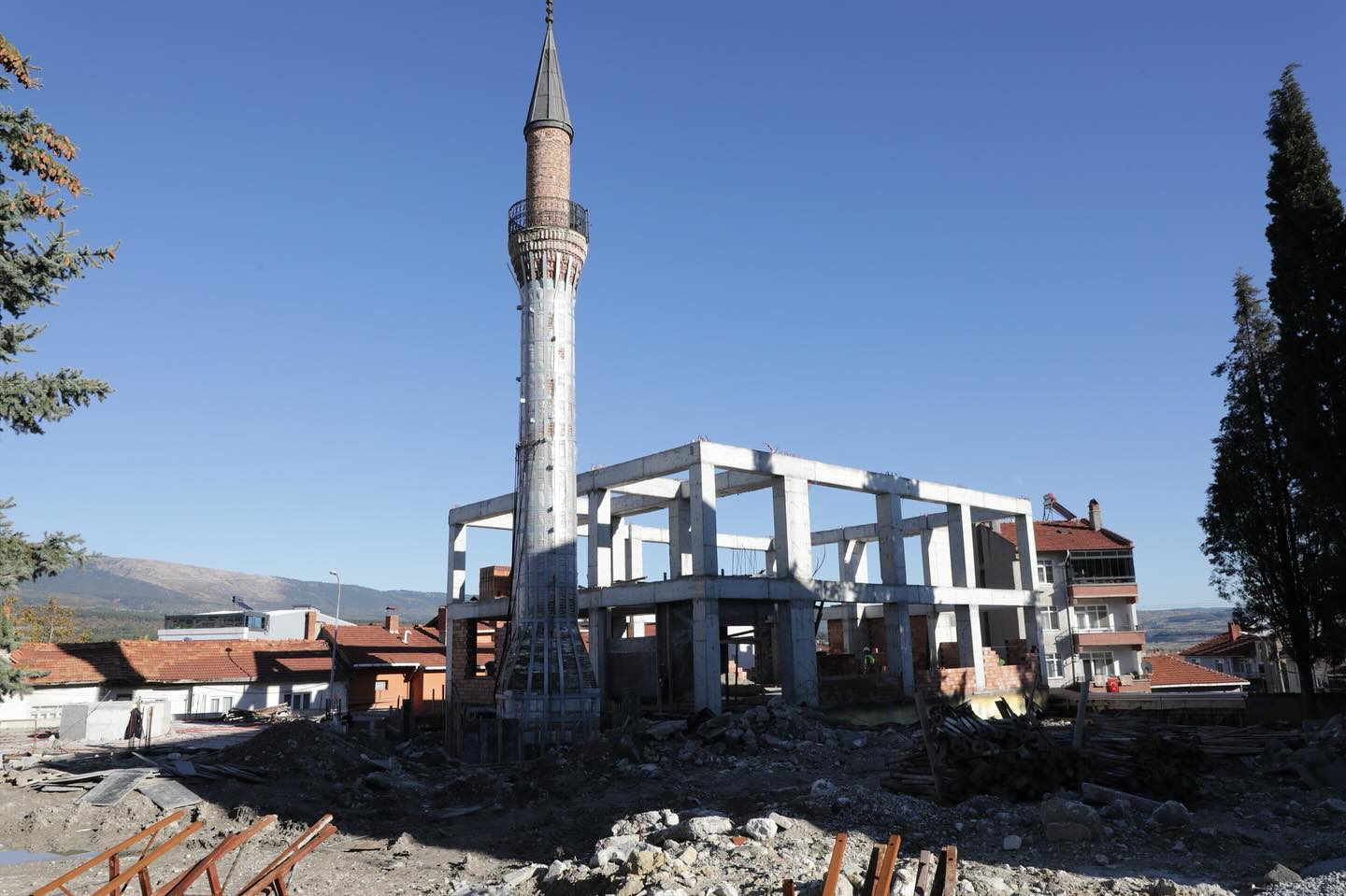 Kütahya Vali Musa Işın Alaattin Camii Inşaatını Inceledi