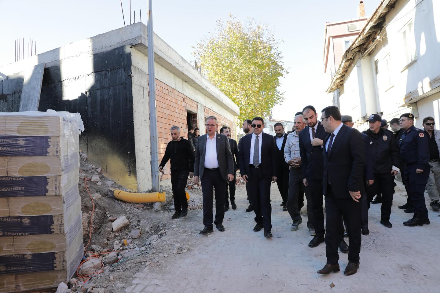 Kütahya Vali Musa Işın Alaattin Camii Inşaatını Inceledi3