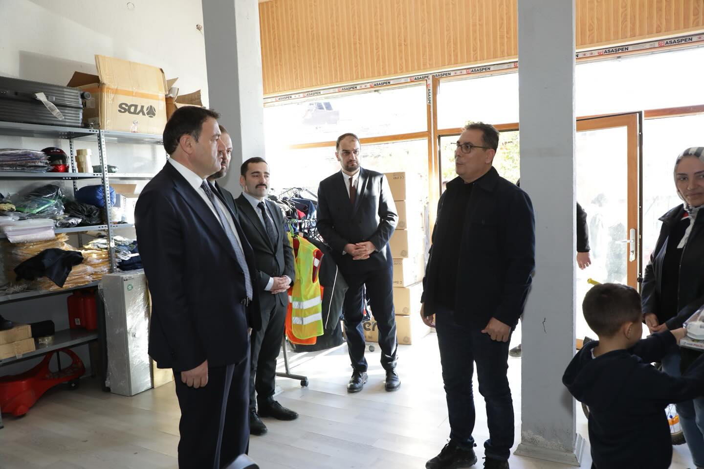 Kütahya Valisi Musa Işın Domaniç’te Esnafla Bir Araya Geldi4