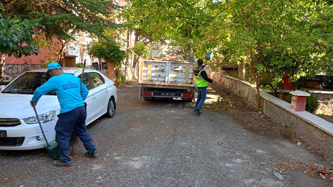 Kütahya Yunus Emre Mahallesi’nde Sokaklar Temizlendi