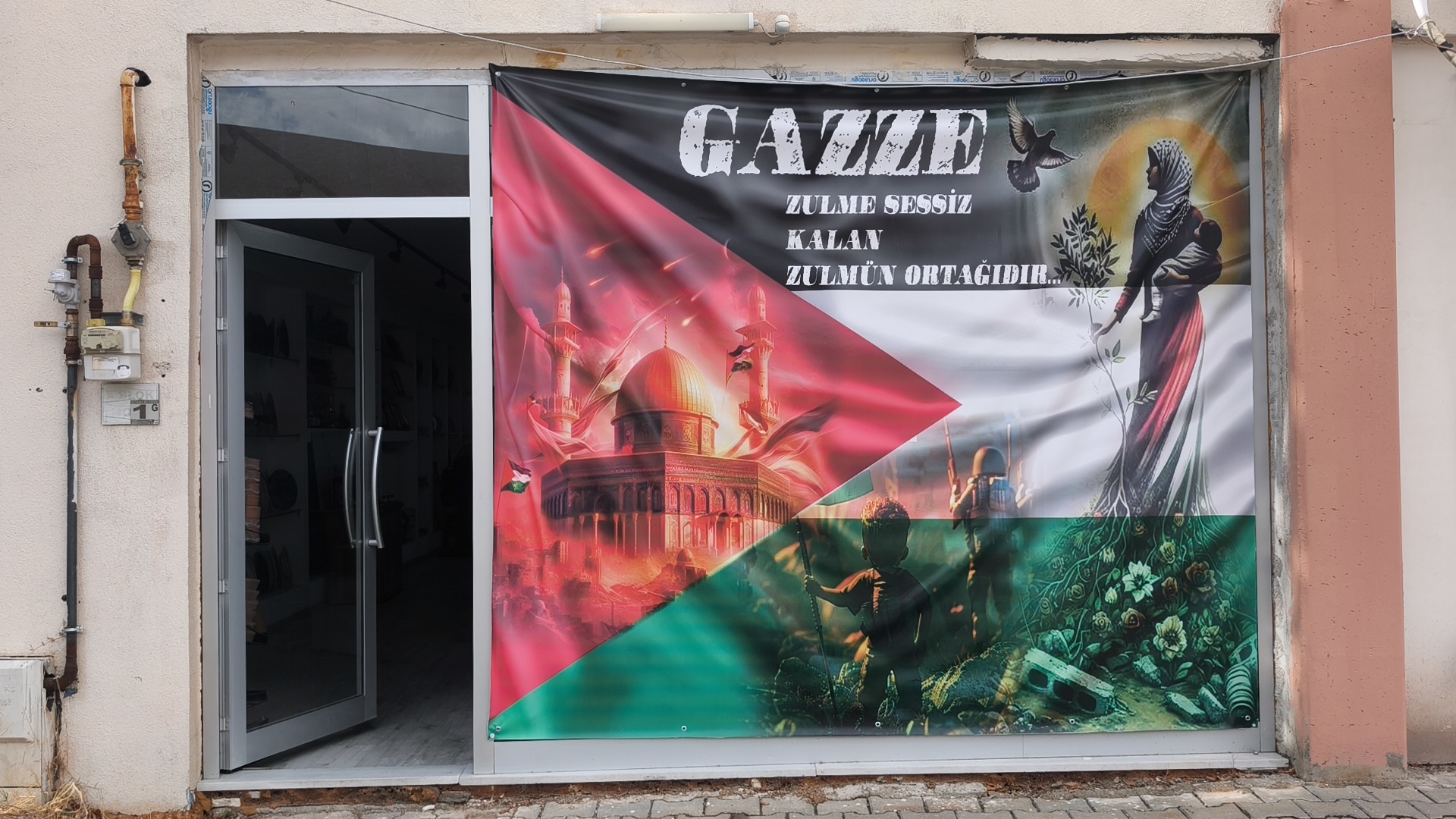 Kütahya’da 15 Günlük Gelirini Gazze’ye Gönderdi (5)