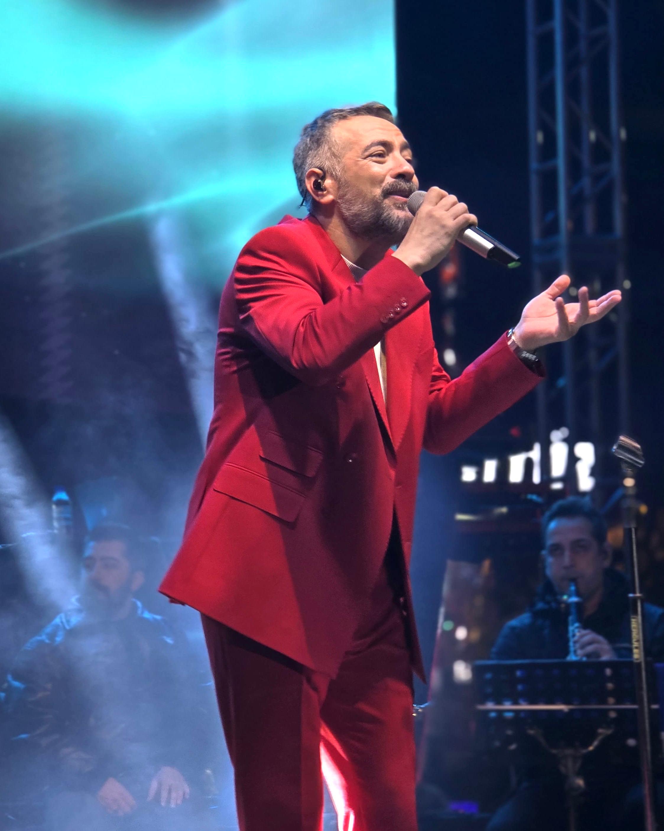 Kütahya'da Cumhuriyet Kutlamalarında Resul Dindar Sahne Aldı 1-1