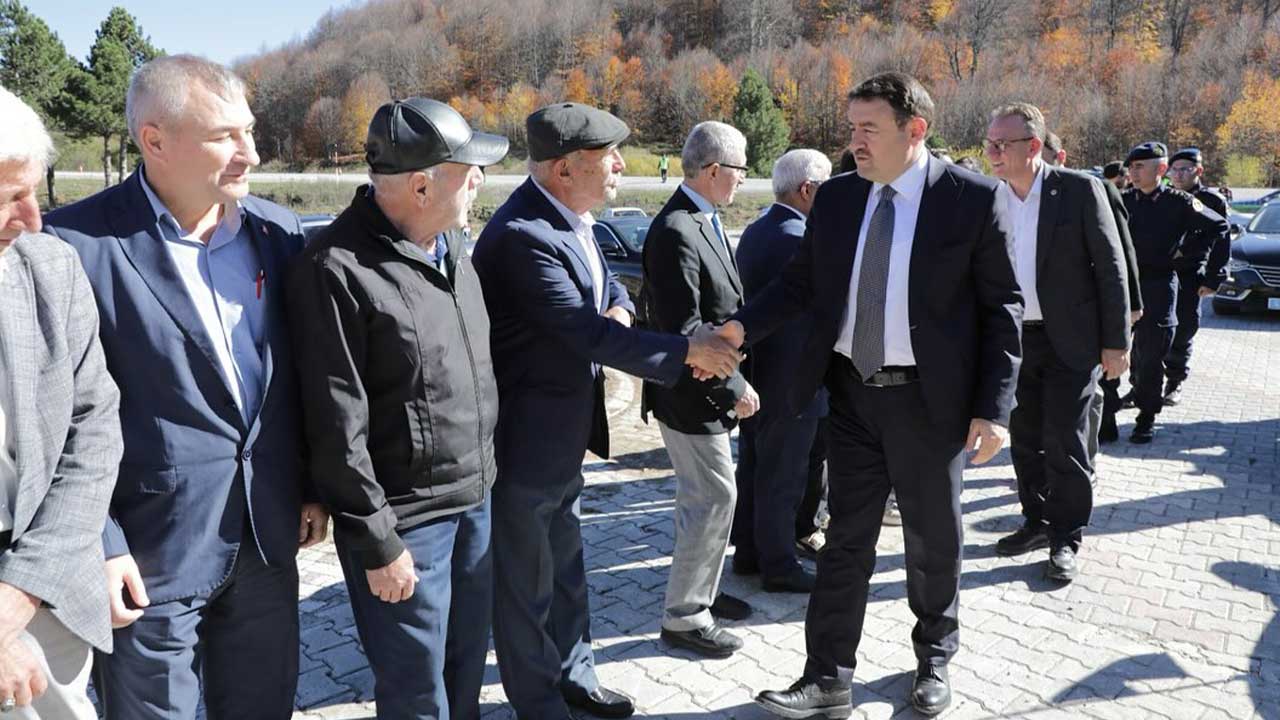 Kütahya’da Doğayla Içiçe “ Çadır Restoran” Açıldı3