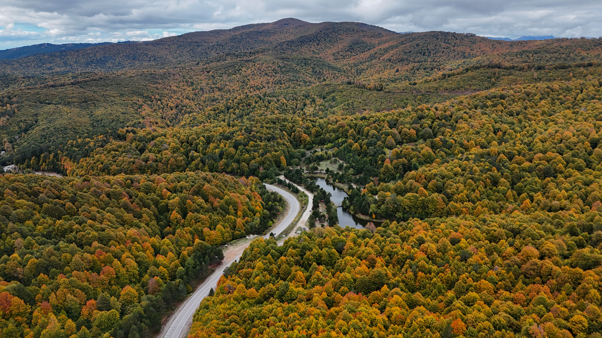 Kütahya’da Domaniç Dağlarında Renkler Sonbahar’a Döndü (1)