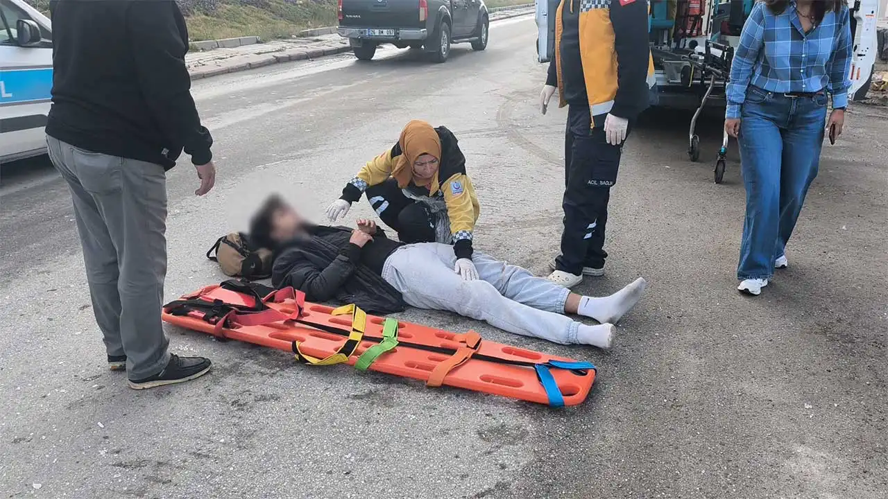 Kütahya’da Hızını Alamayan Otomobil, Iki Kişiye Çarptı7